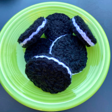 crochet food cookies oreo