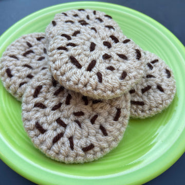 crochet food chocolate chip cookie