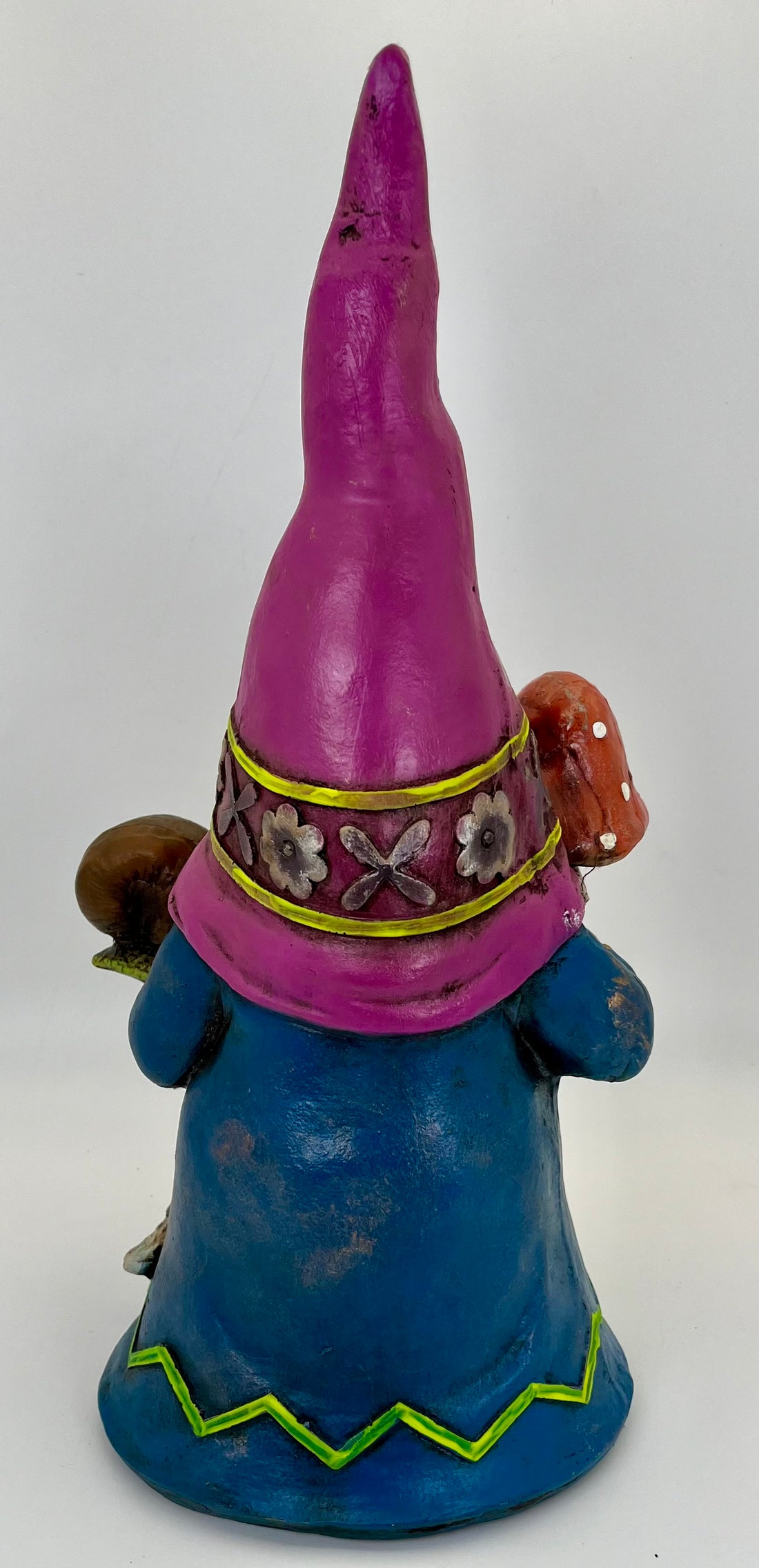 imports  gnome pink hat/blue coat