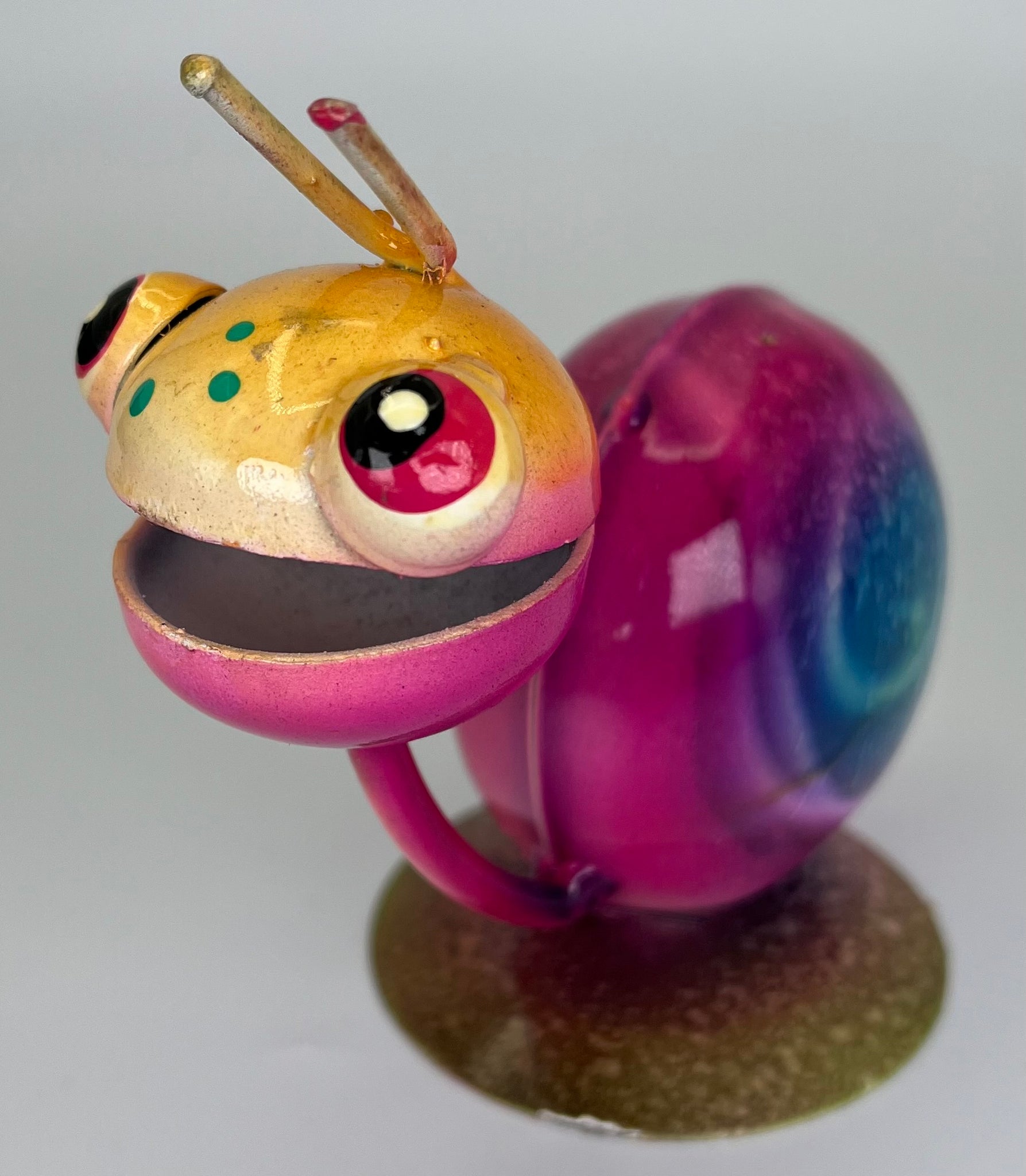 auto paint metal art snail pink medium